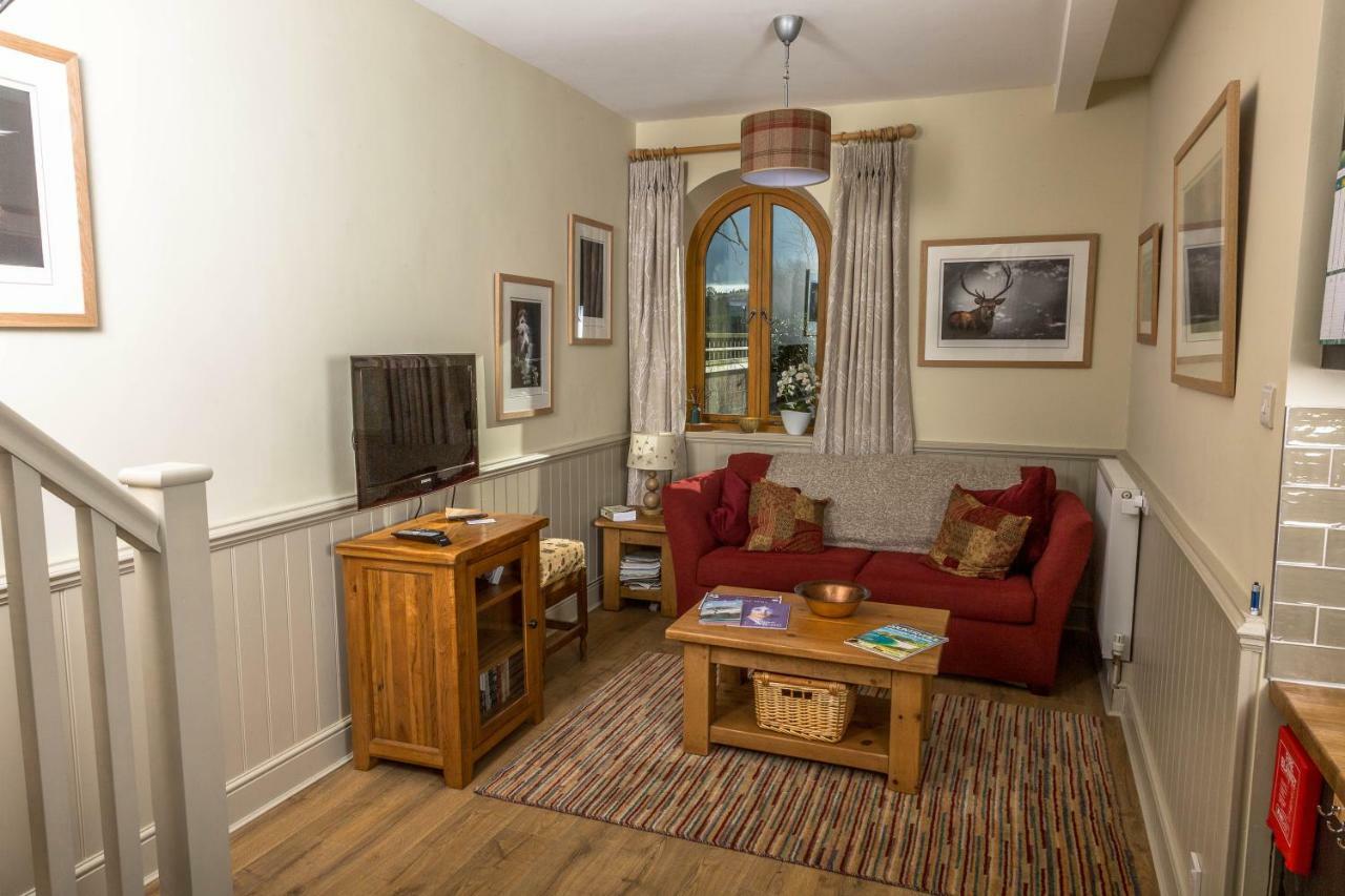 The Dovecote, Stoke Farthing Courtyard Villa Broad Chalke Luaran gambar