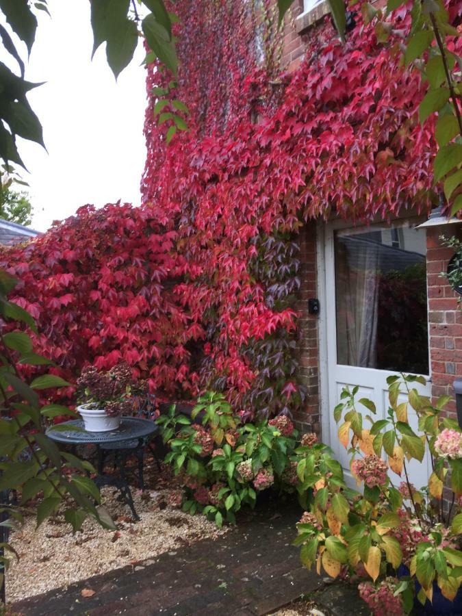 The Dovecote, Stoke Farthing Courtyard Villa Broad Chalke Luaran gambar