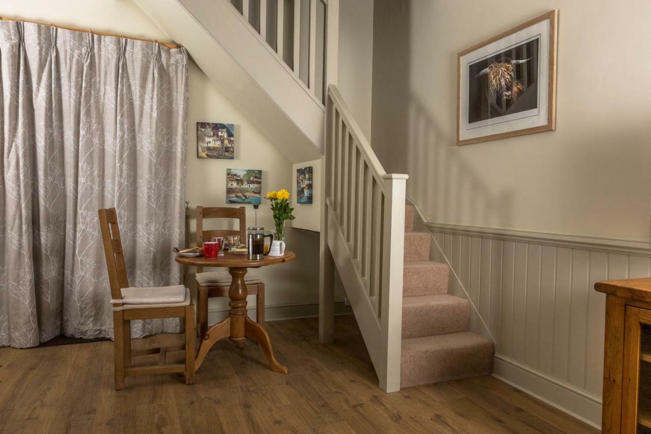 The Dovecote, Stoke Farthing Courtyard Villa Broad Chalke Luaran gambar